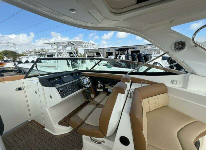 35ft Sea Ray Yacht For Sale