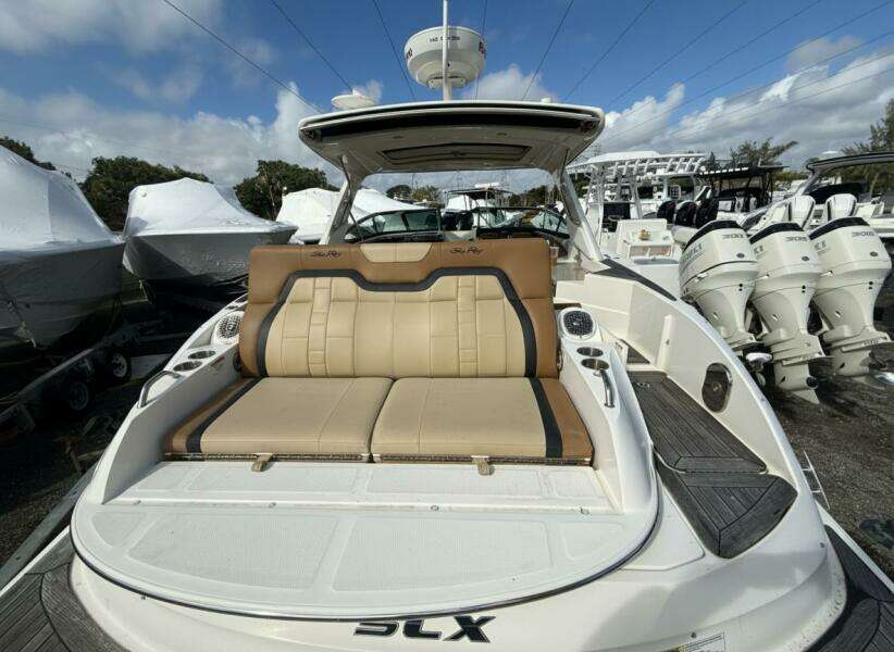 35ft Sea Ray Yacht For Sale