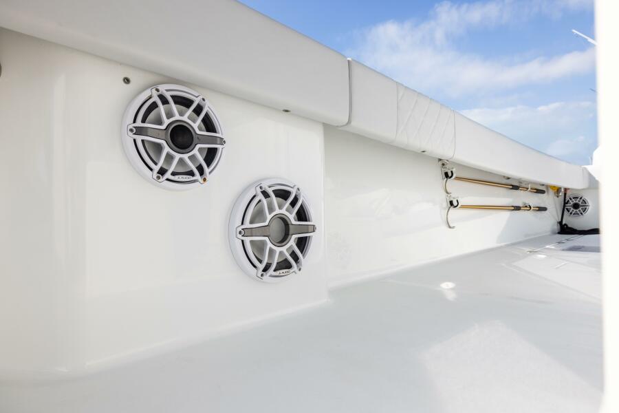 42' 2022 Freeman 42LR