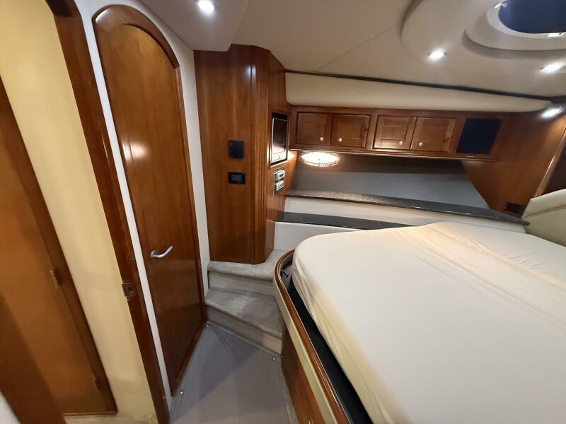 56' 2007 Cruisers Yachts 560 Express
