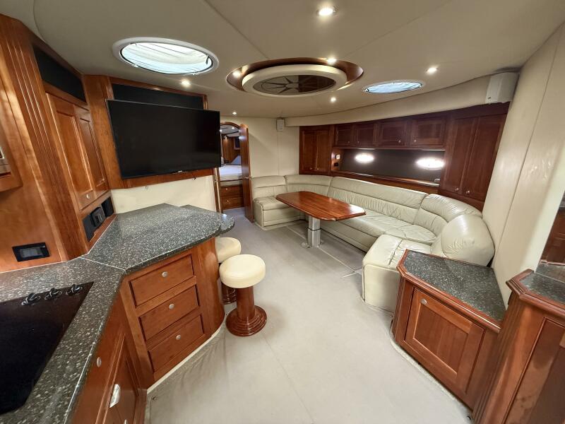 56' 2007 Cruisers Yachts 560 Express