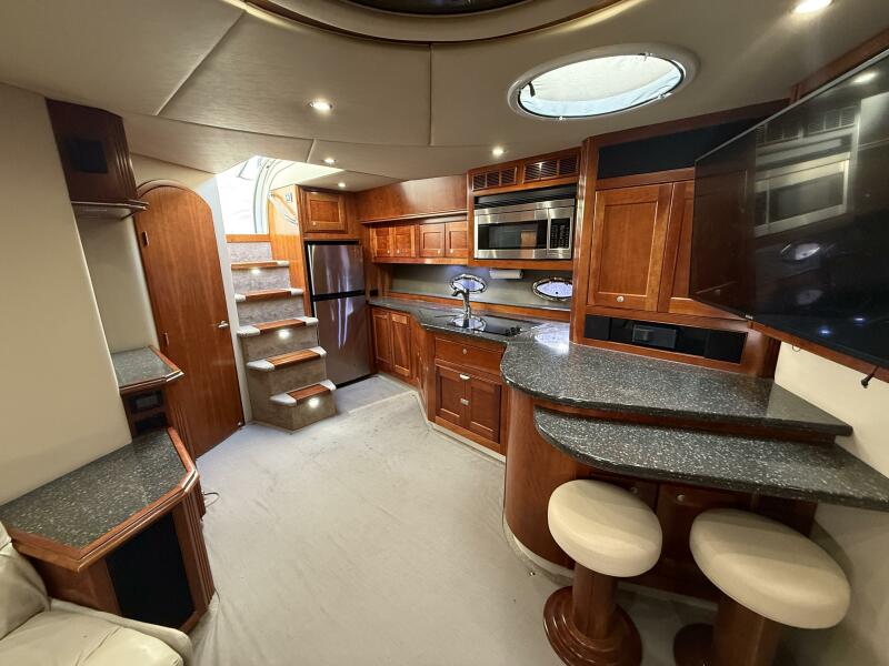 56' 2007 Cruisers Yachts 560 Express
