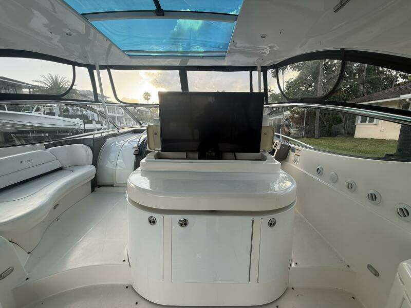 56ft Cruisers Yachts Yacht For Sale