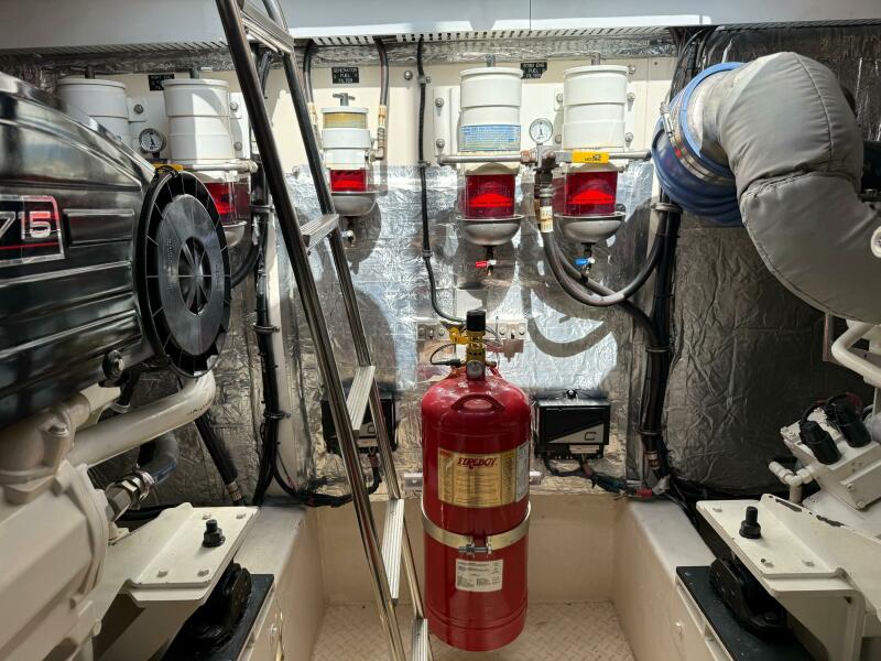 56' 2007 Cruisers Yachts 560 Express