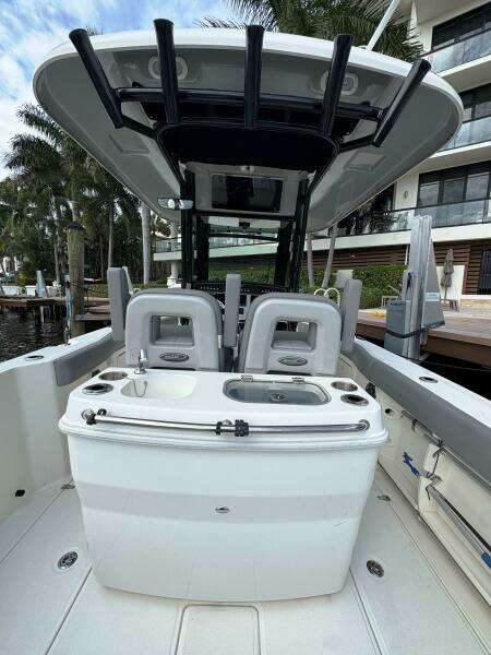 28ft Boston Whaler Yacht For Sale