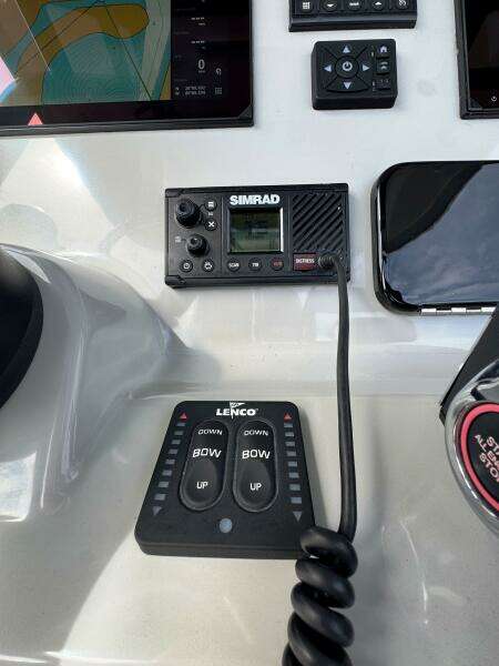 28ft Boston Whaler Yacht For Sale