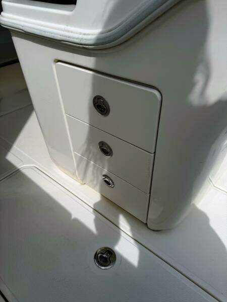 28ft Boston Whaler Yacht For Sale