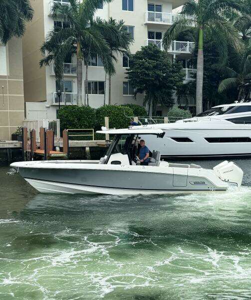 28ft Boston Whaler Yacht For Sale