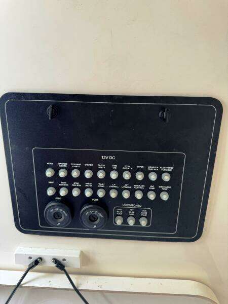 28ft Boston Whaler Yacht For Sale