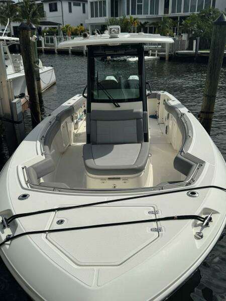 28ft Boston Whaler Yacht For Sale
