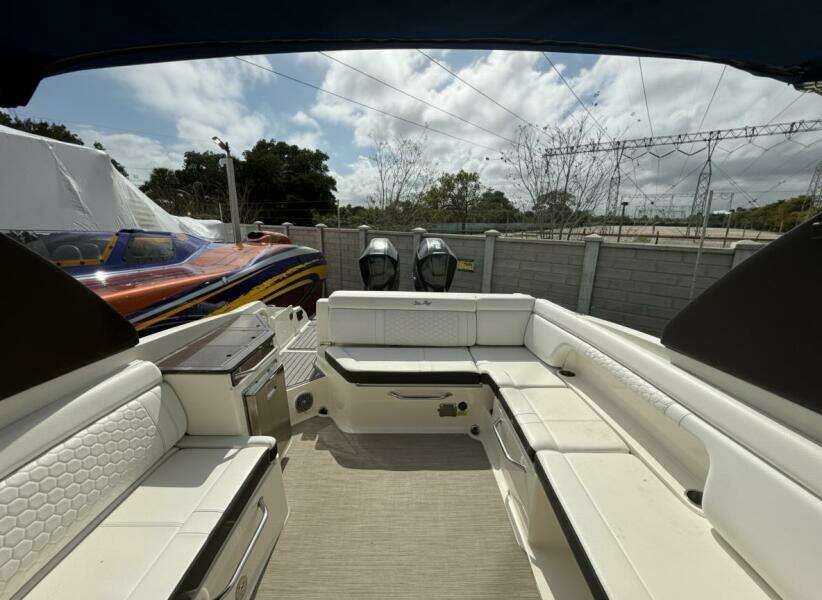 29ft Sea Ray Yacht For Sale