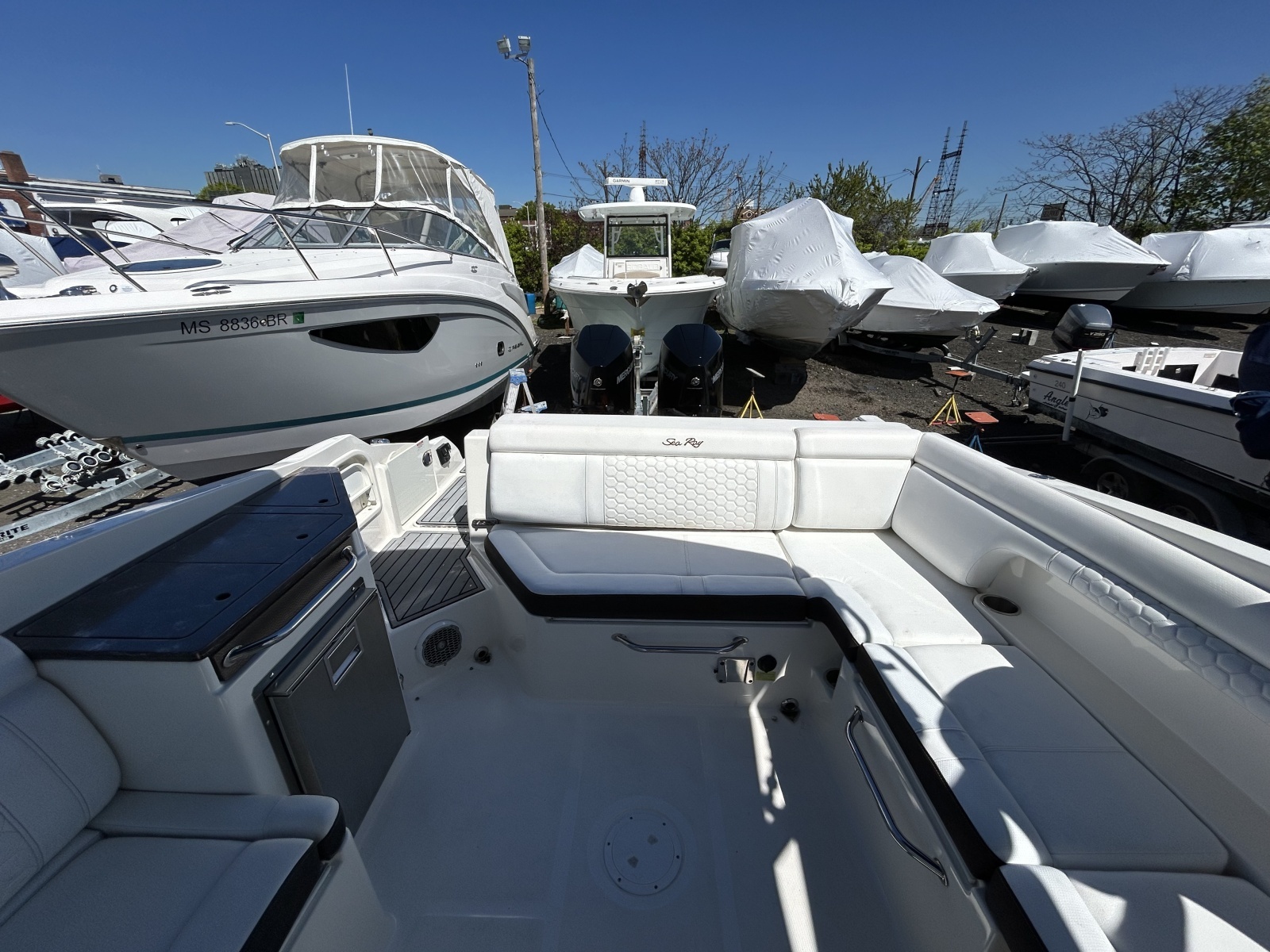2018 Sea Ray SDX 290 Outboard