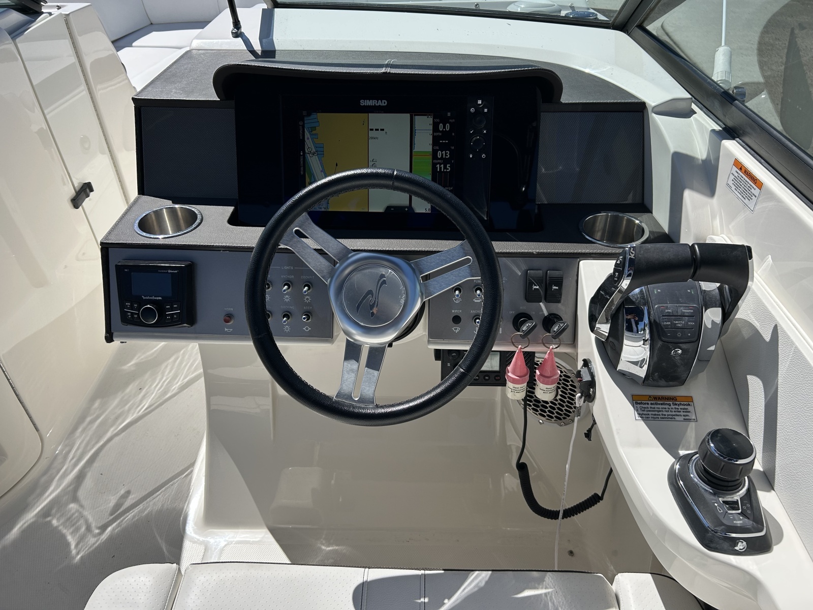 2018 Sea Ray SDX 290 Outboard