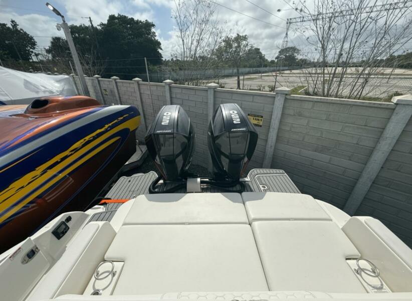29' 2018 Sea Ray SDX 290 Outboard
