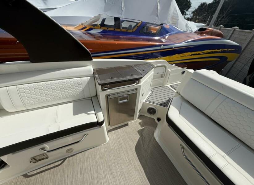 29' 2018 Sea Ray SDX 290 Outboard