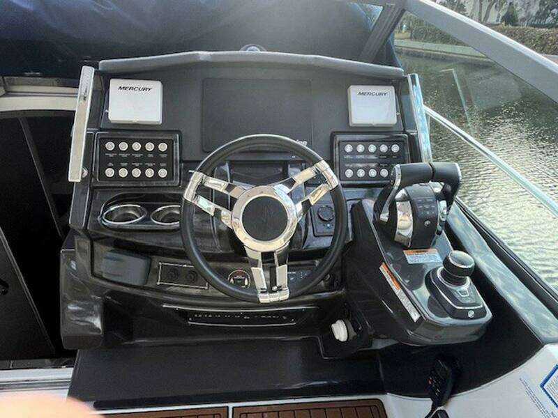 New Year 33ft Monterey Yacht For Sale