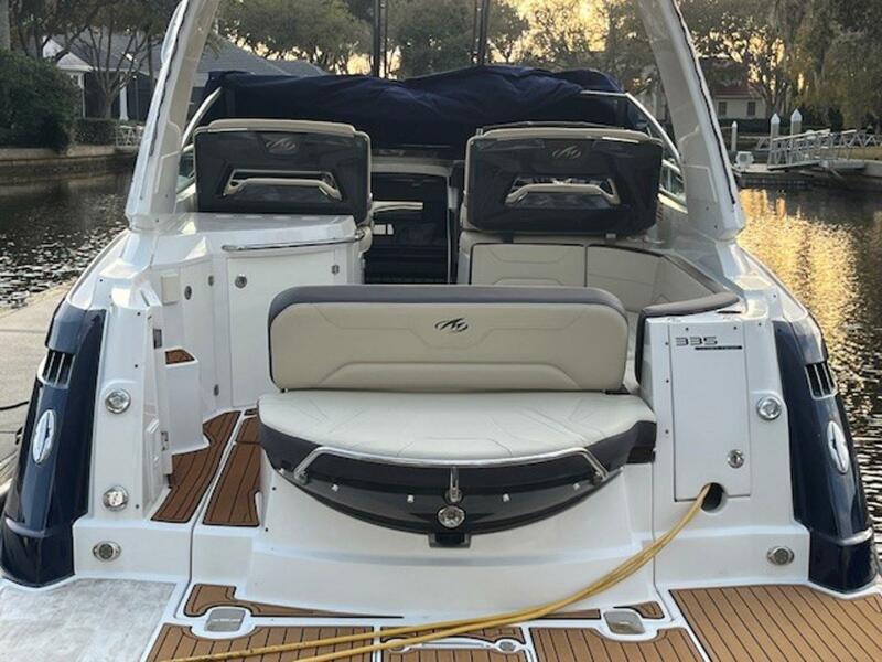 33' 2018 Monterey 335 Sport Yacht