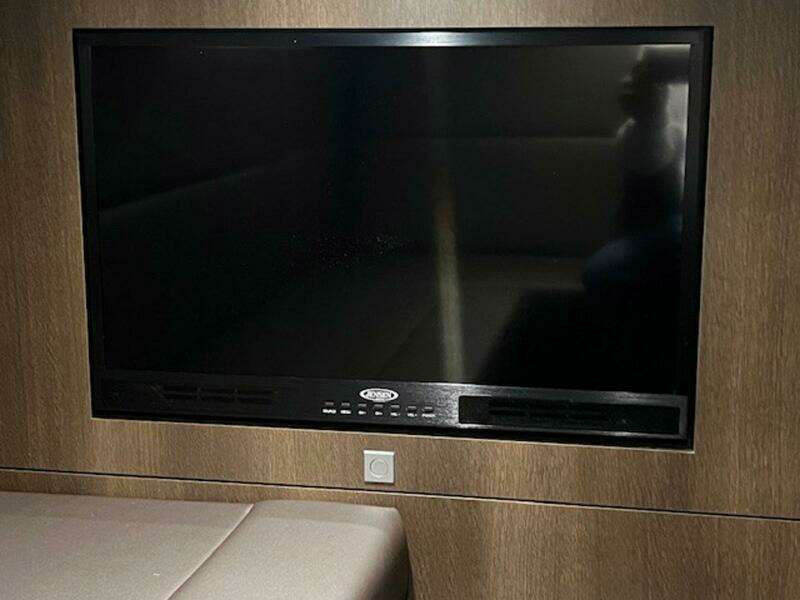 New Year 33ft Monterey Yacht For Sale