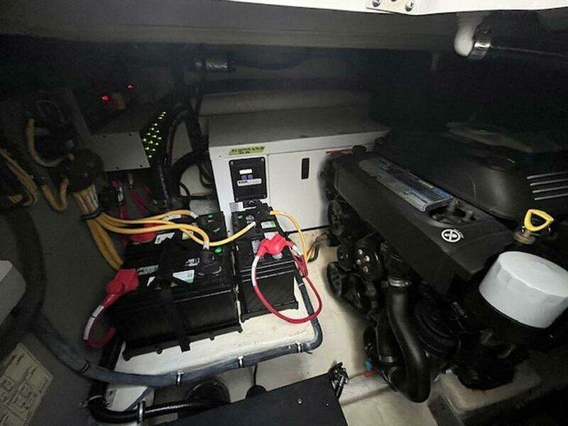 New Year 33ft Monterey Yacht For Sale