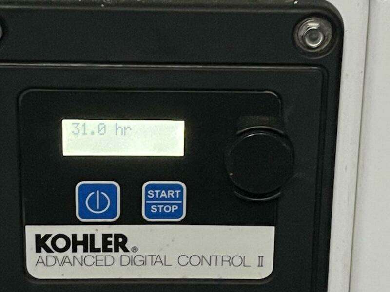 New Year 33ft Monterey Yacht For Sale