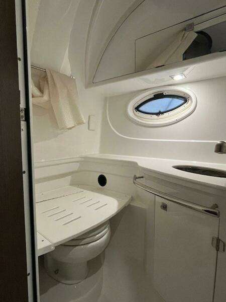 New Year 33ft Monterey Yacht For Sale