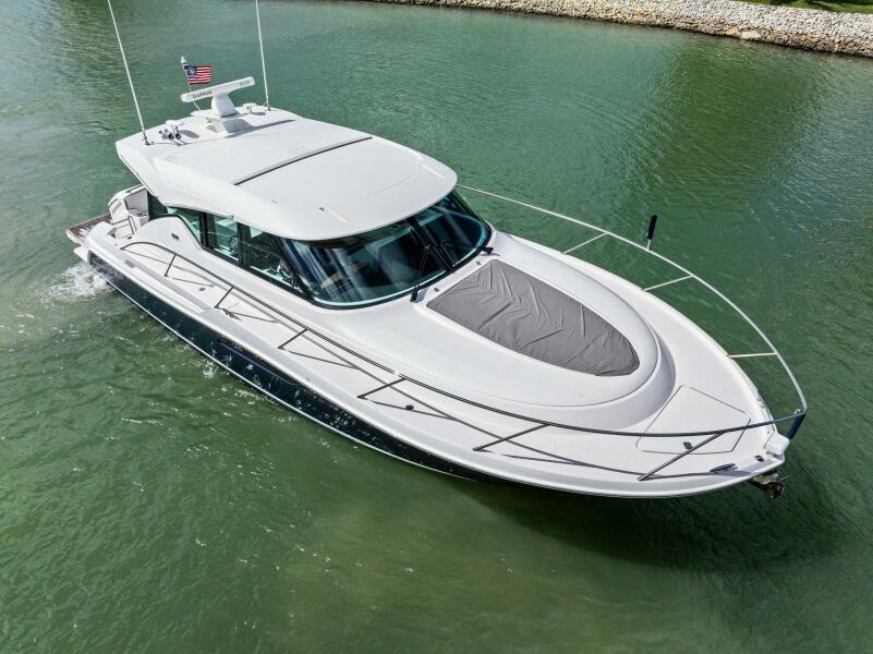 44' 2018 Tiara Yachts C44