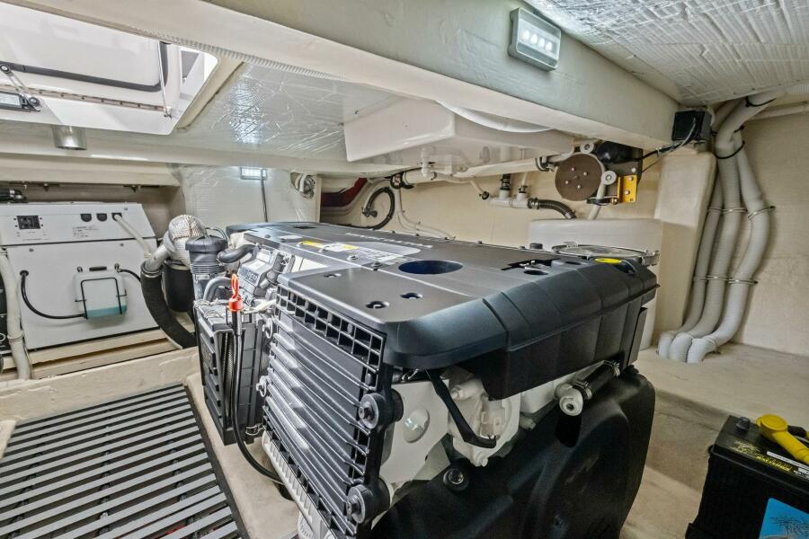 44' 2018 Tiara Yachts C44