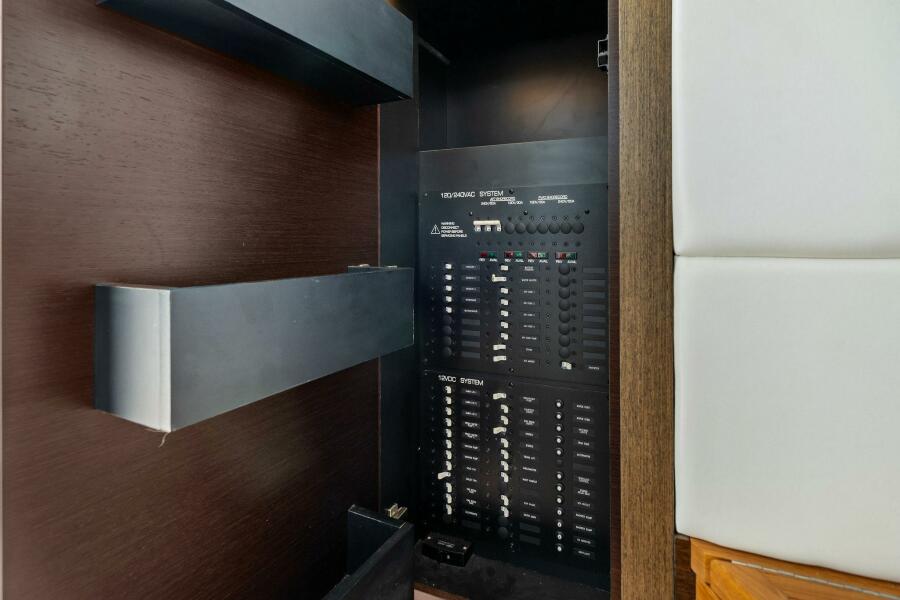 44' 2018 Tiara Yachts C44