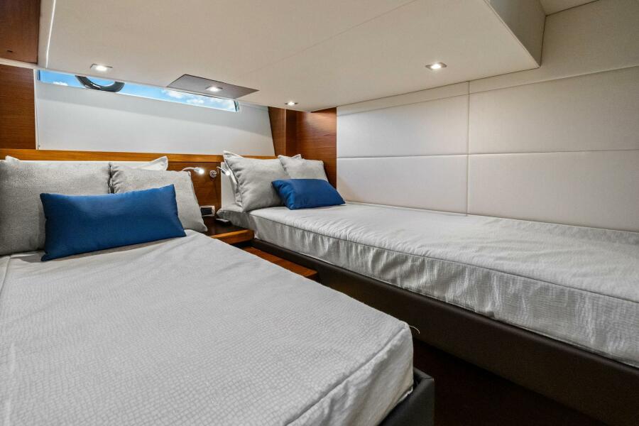 44' 2018 Tiara Yachts C44