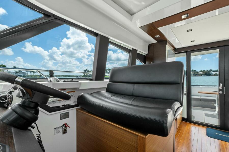 44' 2018 Tiara Yachts C44