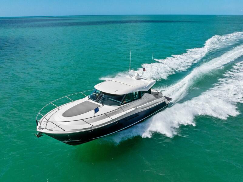 44' 2018 Tiara Yachts C44