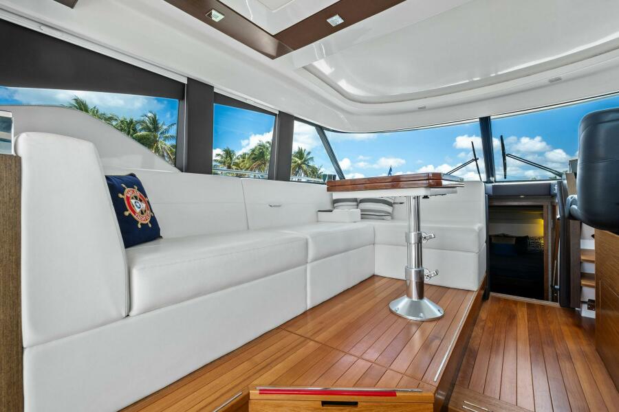 44' 2018 Tiara Yachts C44