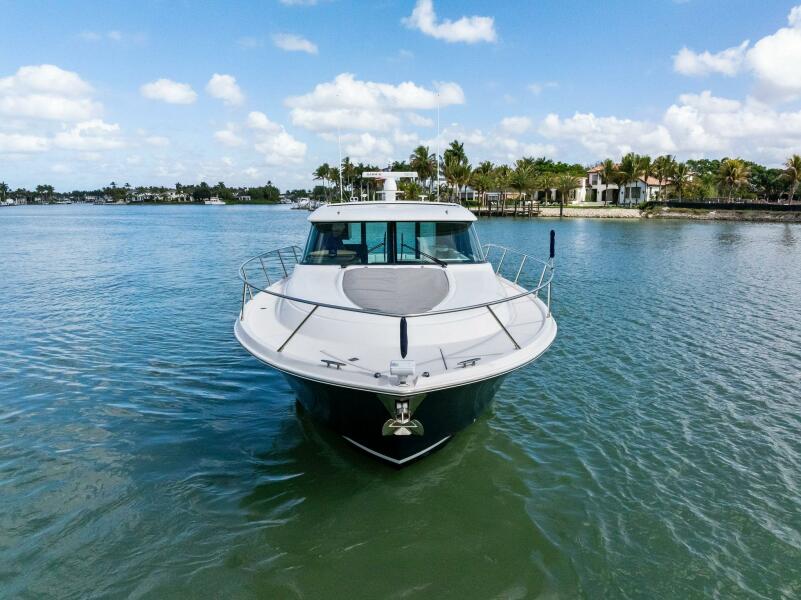 44' 2018 Tiara Yachts C44