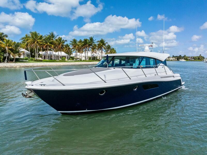 44' 2018 Tiara Yachts C44