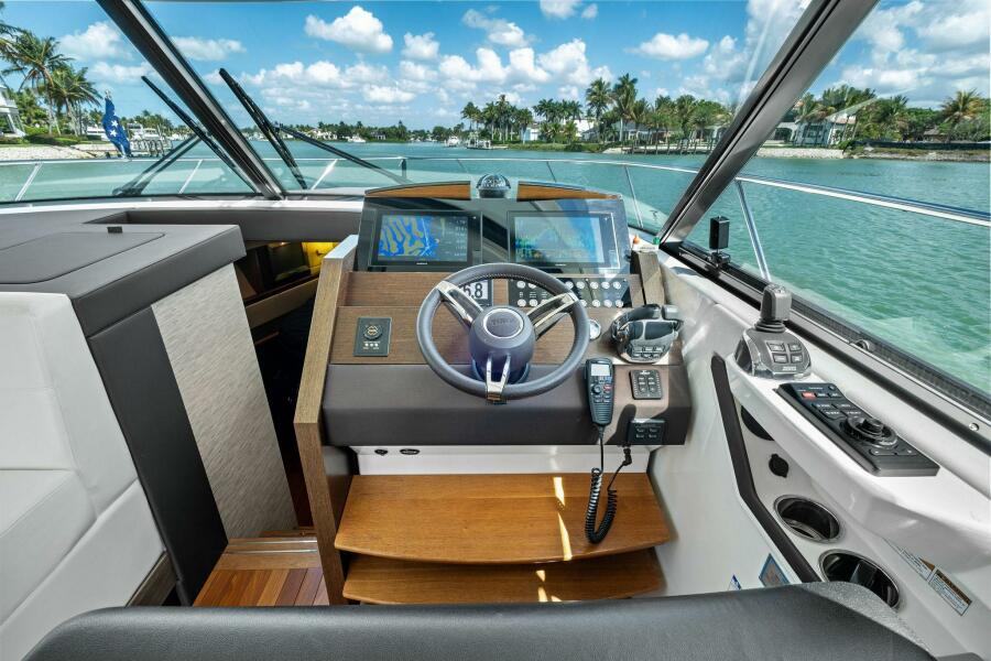 44' 2018 Tiara Yachts C44