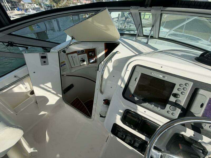 RUTHIE B 32ft Century Yacht For Sale