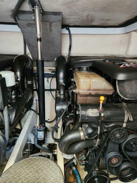 37' 2004 Formula 37 PC