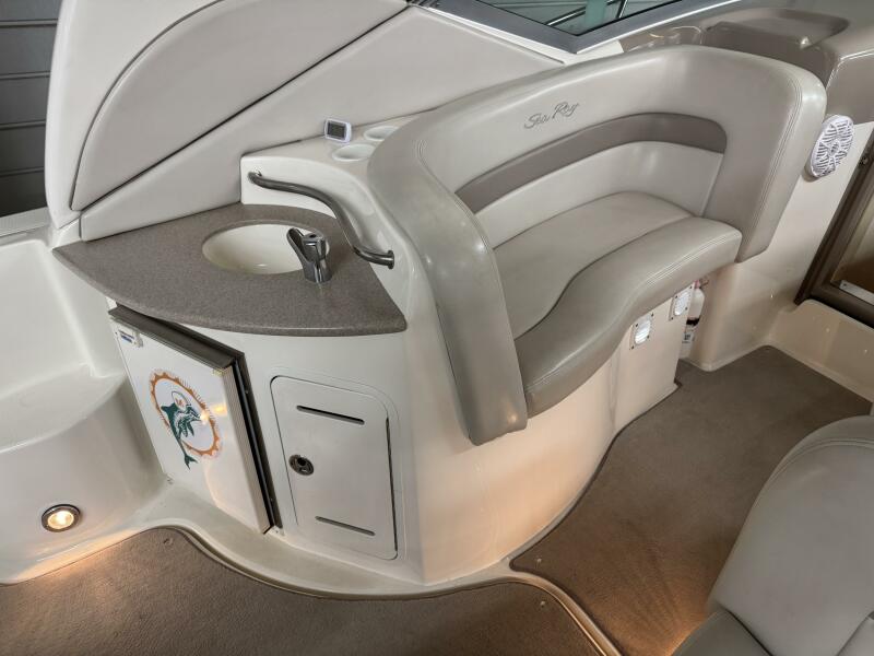 32' 2002 Sea Ray 320 Sundancer