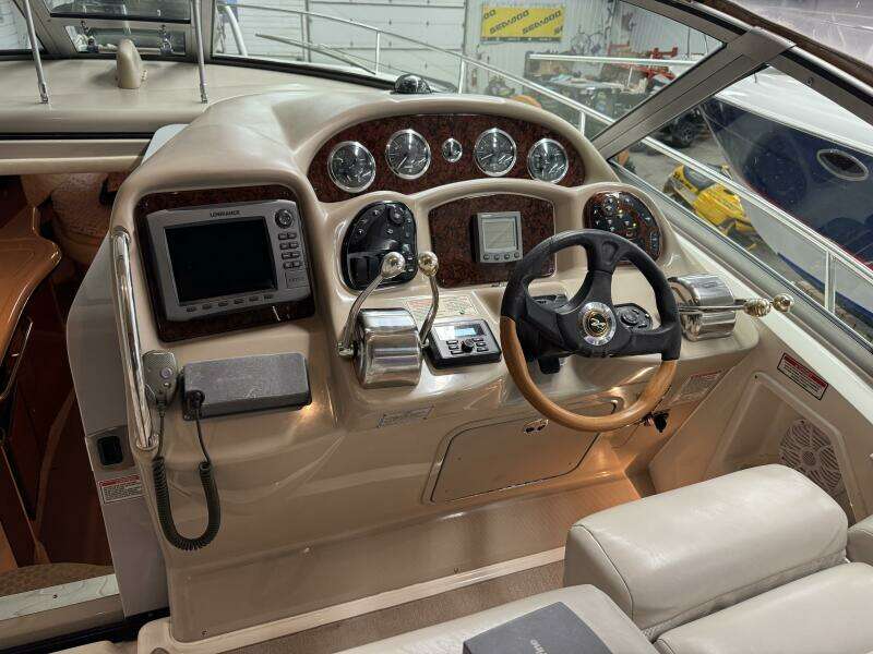 32ft Sea Ray Yacht For Sale