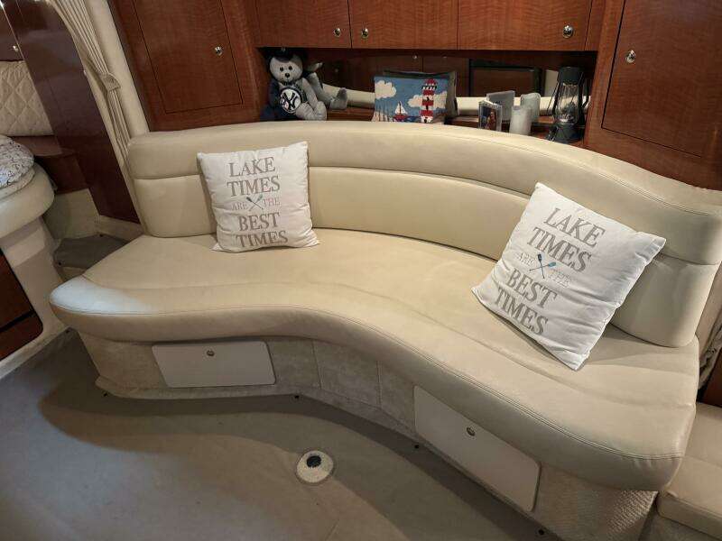 32ft Sea Ray Yacht For Sale