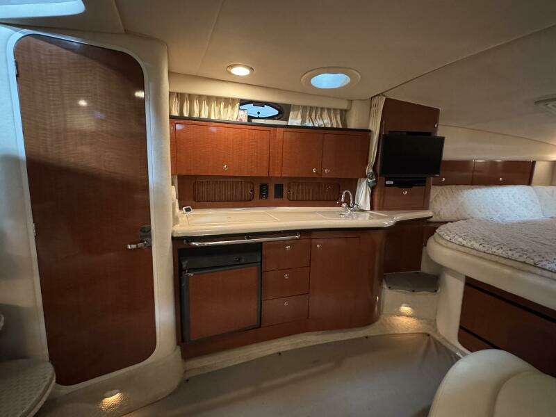 32ft Sea Ray Yacht For Sale
