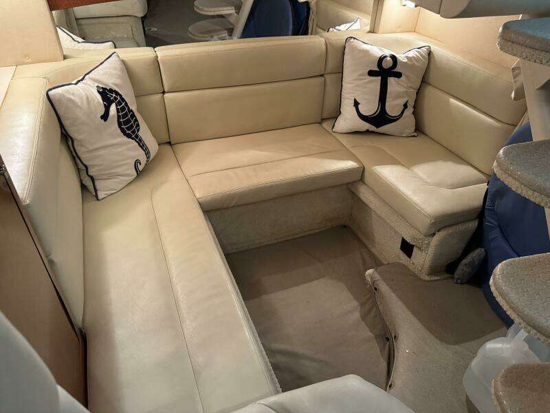 32ft Sea Ray Yacht For Sale