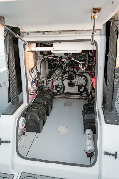 29' 2005 SeaVee 290B