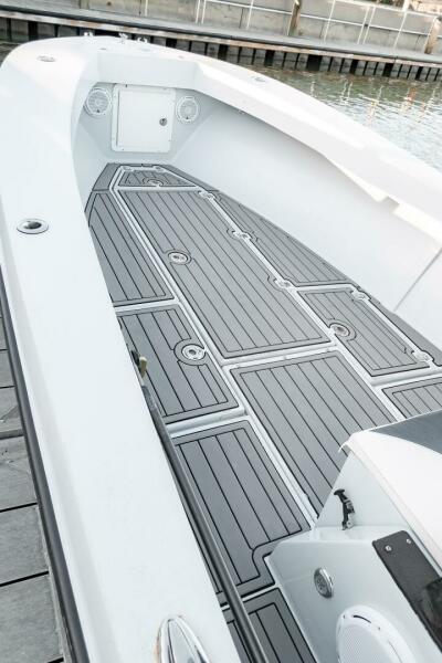 29' 2005 SeaVee 290B