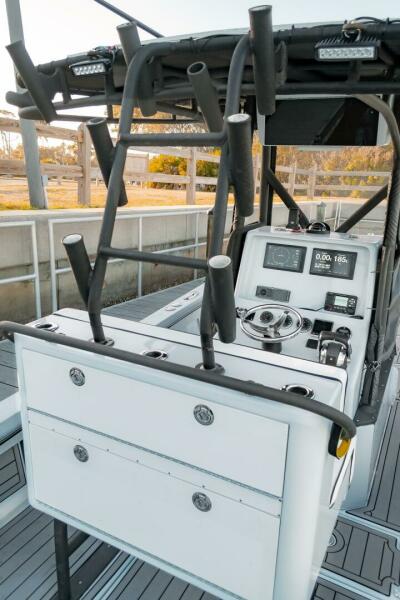 29' 2005 SeaVee 290B