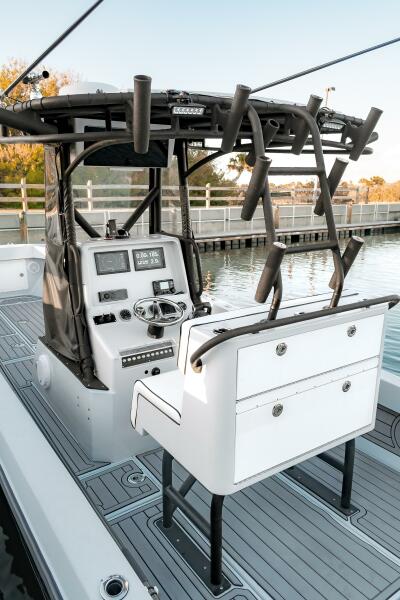 29' 2005 SeaVee 290B