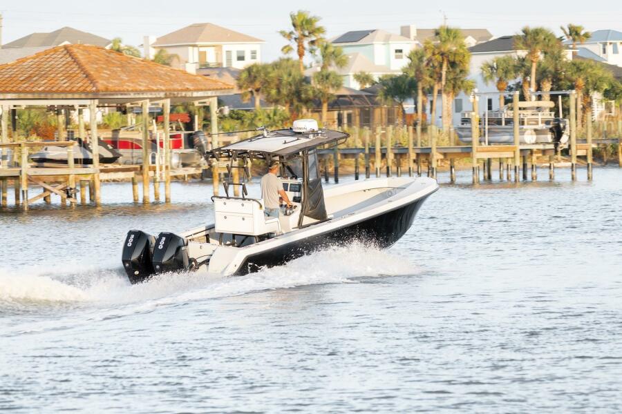 29' 2005 SeaVee 290B