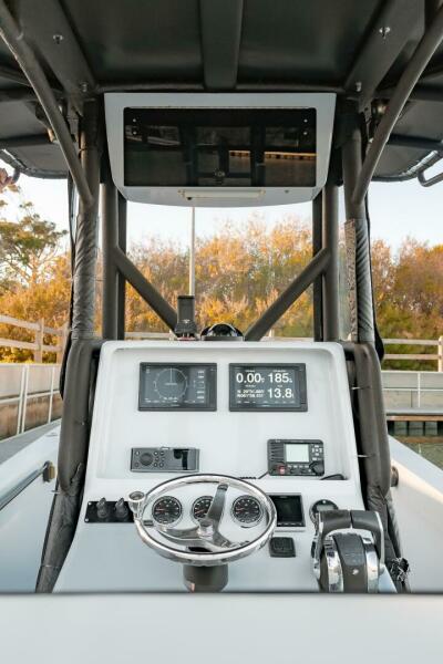 29' 2005 SeaVee 290B