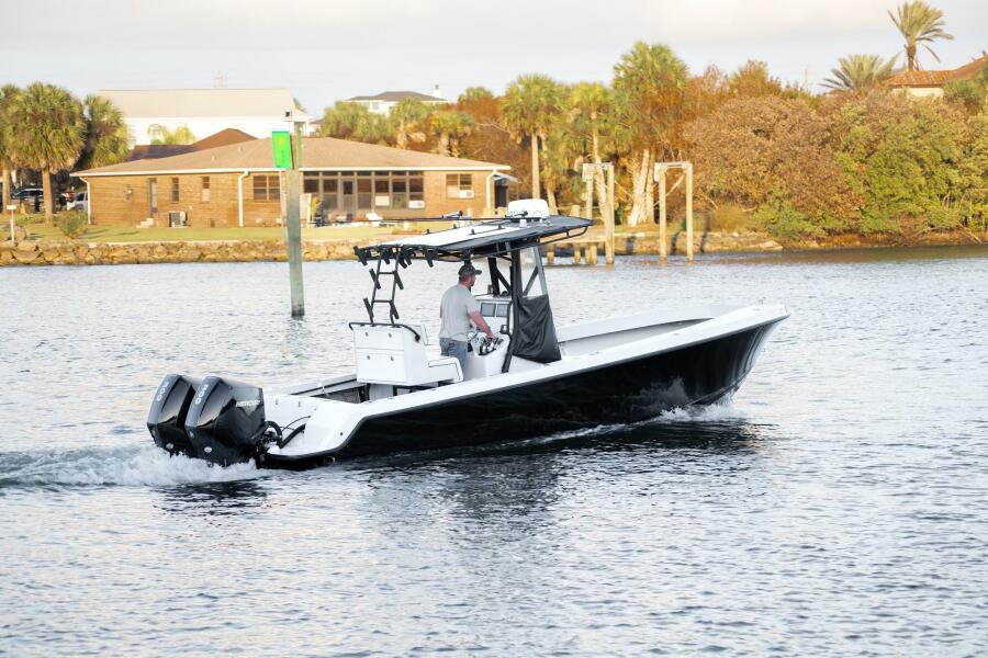 29' 2005 SeaVee 290B