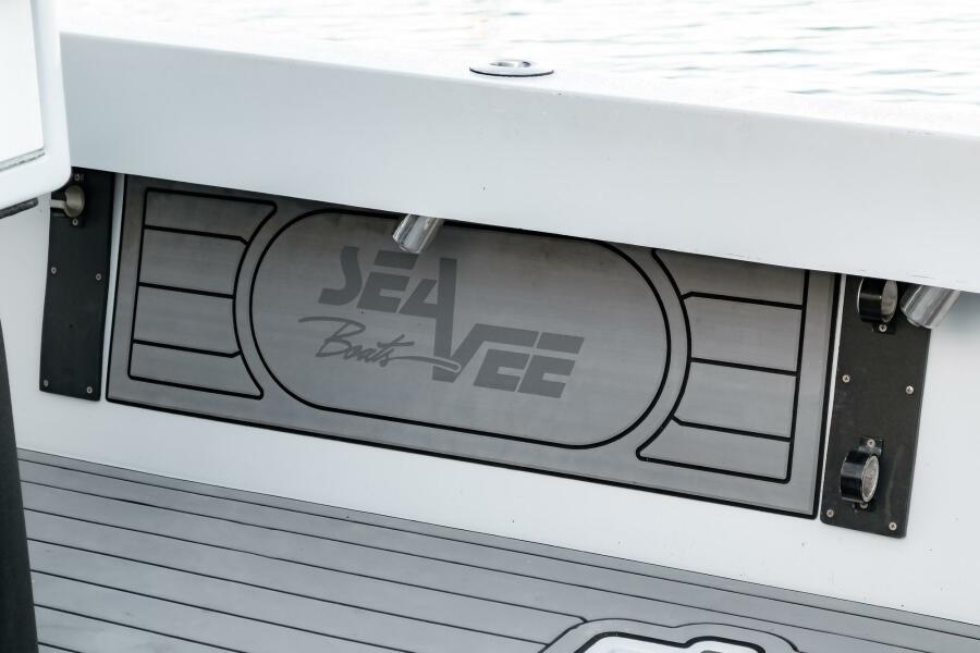 29' 2005 SeaVee 290B